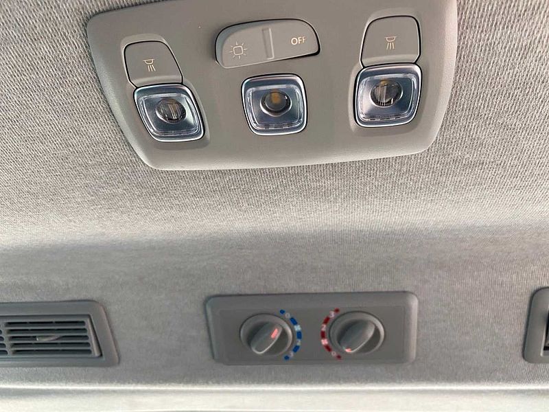 Nissan Primastar Kombi L1H1 2,8t N-Connect 8-Sitzer LED
